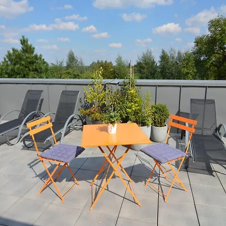 Family Villa, Profondeville, Cleaning Included Ferienhaus *