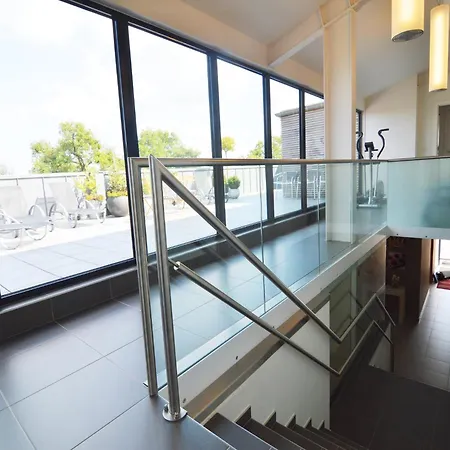 Family Villa, Profondeville, Cleaning Included *