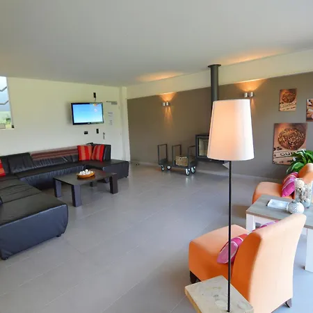 Family Villa, Profondeville, Cleaning Included * Bois-de-Villers