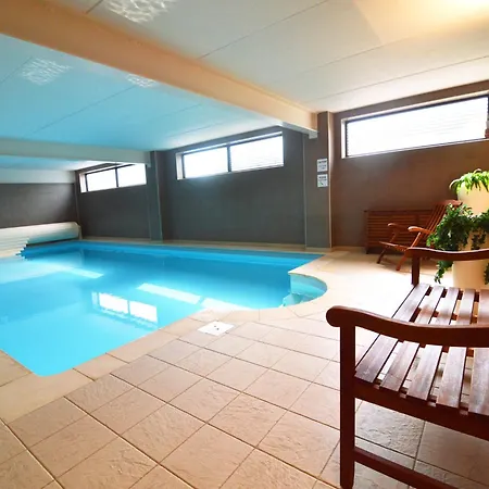 Family Villa, Profondeville, Cleaning Included Ferienhaus