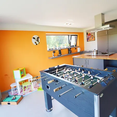 Family Villa, Profondeville, Cleaning Included *