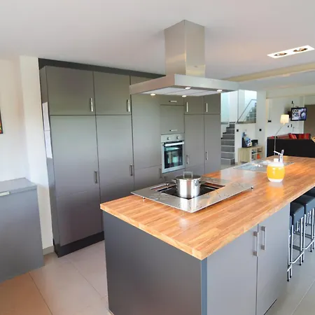 Family Villa, Profondeville, Cleaning Included Bois-de-Villers
