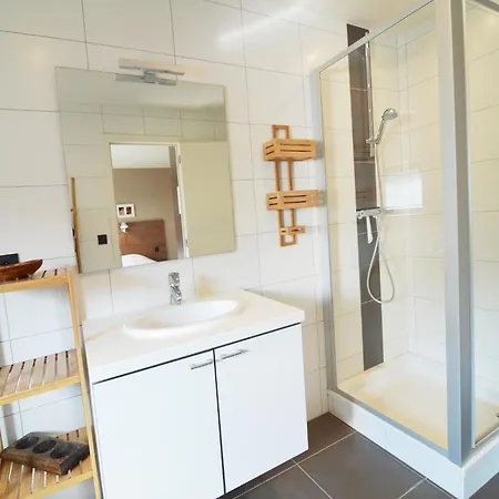 Family Villa, Profondeville, Cleaning Included Ferienhaus *